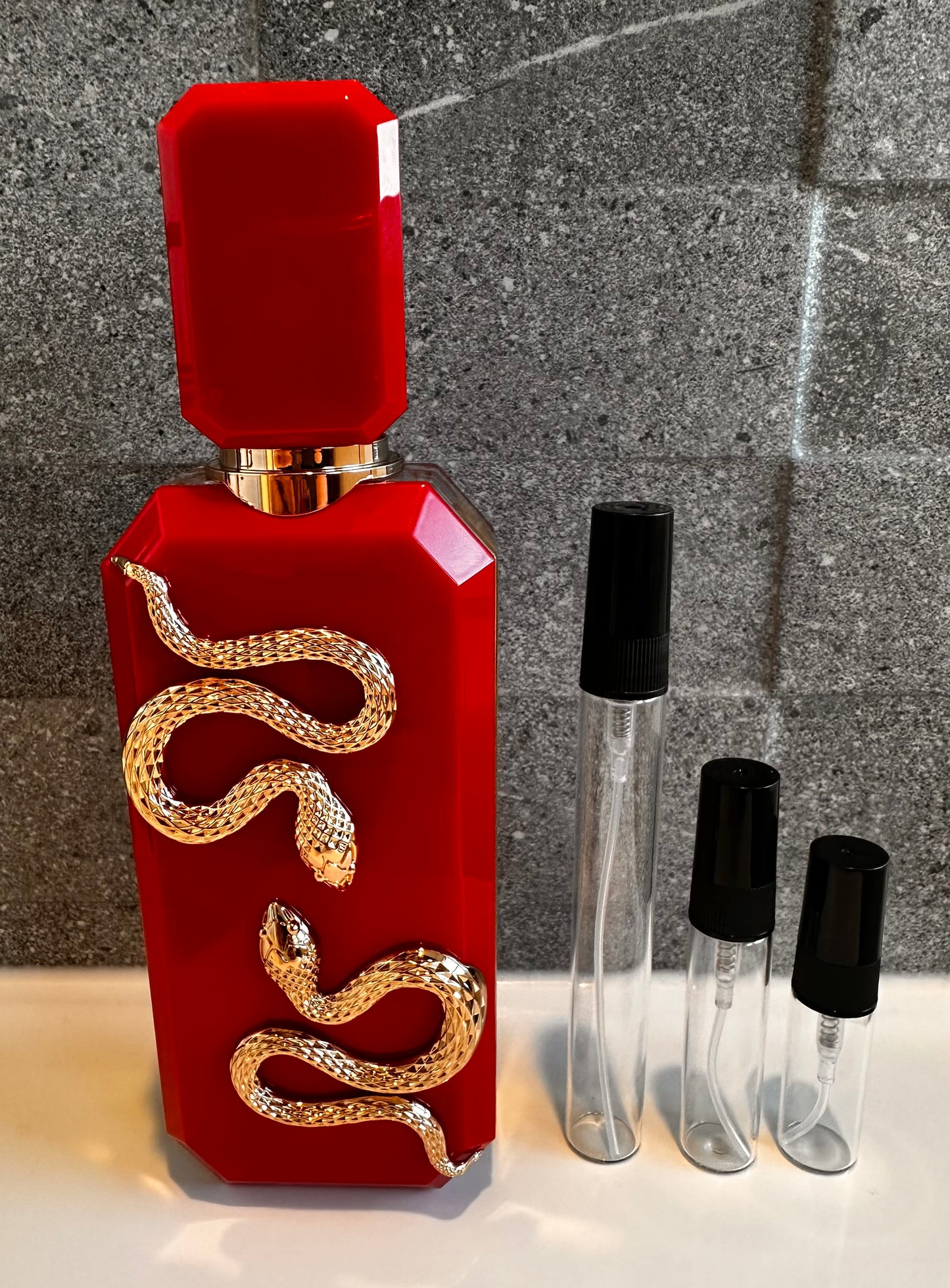 French Avenue Veneno Sarlet perfume next to decant NZ